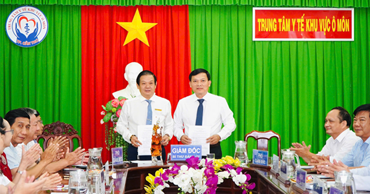 Ký kết hợp tác chuyên môn Mắt - Răng Hàm Mặt, nâng cao chăm sóc sức khỏe người dân Ô Môn