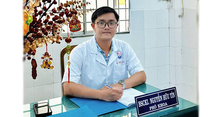 Thầy thuốc trẻ tận tâm với nghề